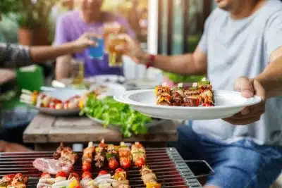 Les accessoires indispensables pour un barbecue réussi