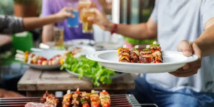 Les accessoires indispensables pour un barbecue réussi